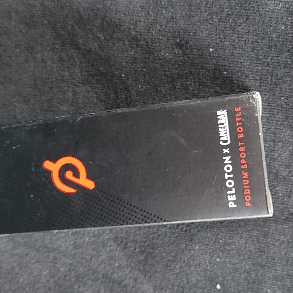 Peloton x Camelbak Water Bottle - Picture 2 of 2